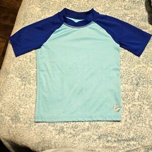 Childrens Place Boys 5T Rashguard Swim Shirt